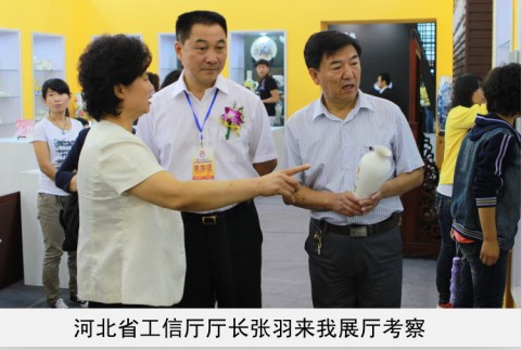 美女被大鸡吧肏骚逼视频久久久69省工信厅厅长来我厅考察